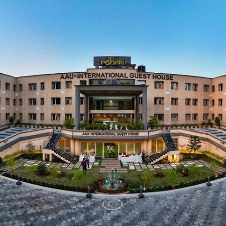 Rohika Aau-Igh Hotel Guwahati Exterior foto