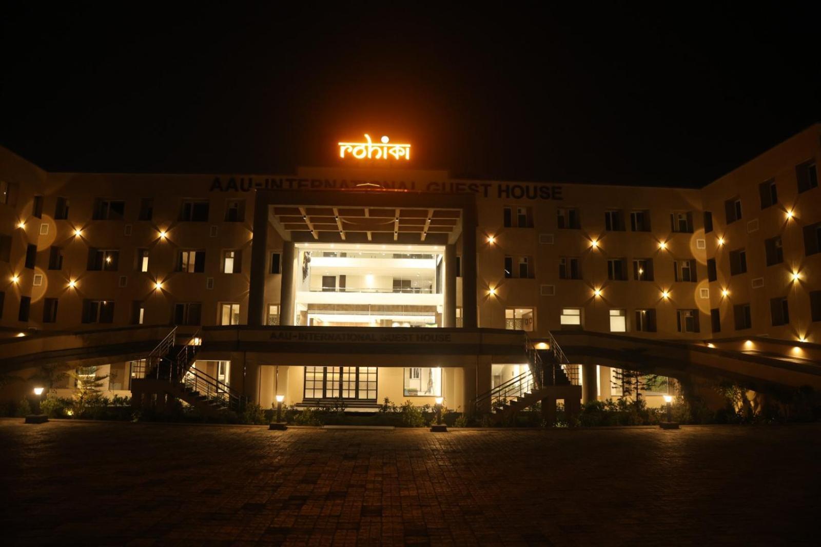Rohika Aau-Igh Hotel Guwahati Exterior foto