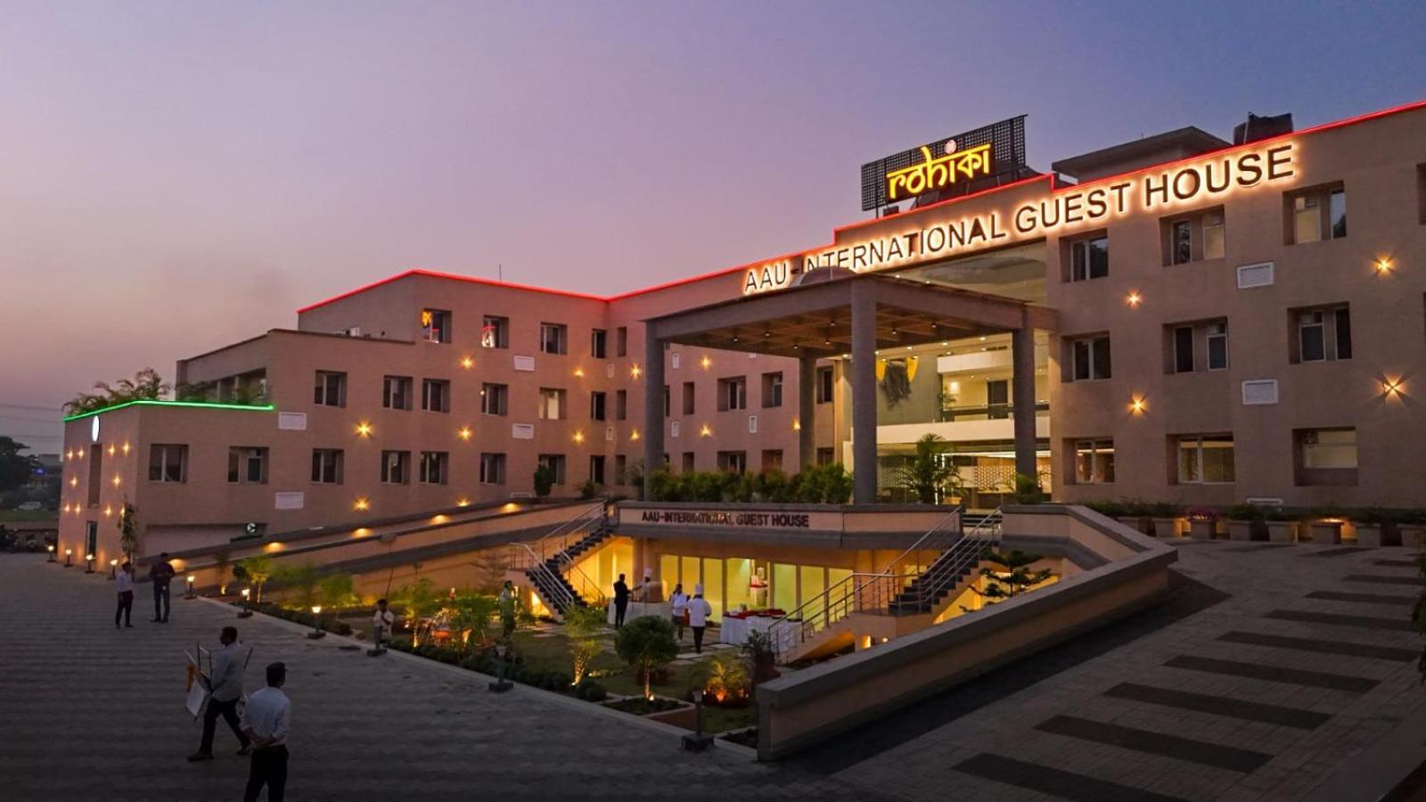 Rohika Aau-Igh Hotel Guwahati Exterior foto